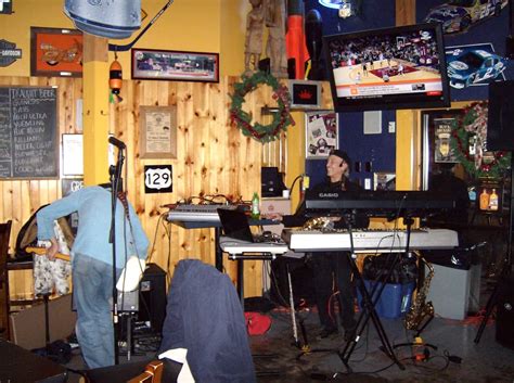 Get directions, reviews and information for the barn in zanesville, oh. The Barn - 14 Photos & 21 Reviews - Pizza - 1947 Linden ...