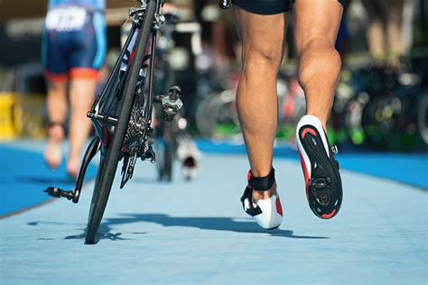 Standard or olympic triathlon—1.5 kilometer (0.93 mile) swim / 40km (25 mi) bike / 10 km (6.2 mi) run Triathlon für Anfänger: Yes, you can! | SPORTaktiv.com