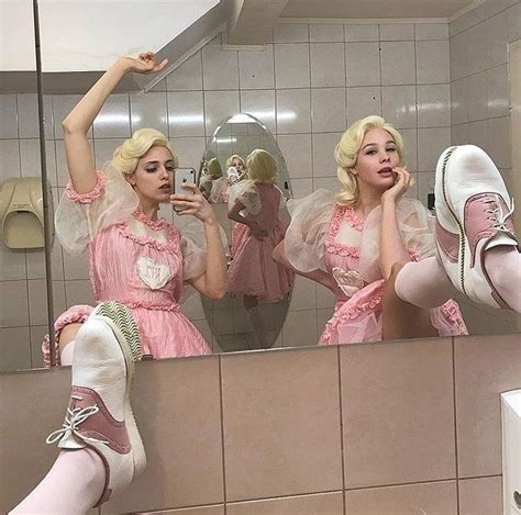 Она была членом команды адама левина в американского. K-12 Lunchbox friends in 2020 | Melanie, Melanie martinez ...