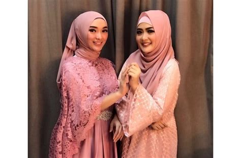 We did not find results for: Biasa Tampil Seksi, 4 Artis Cantik Ini Pakai Baju Muslim ...