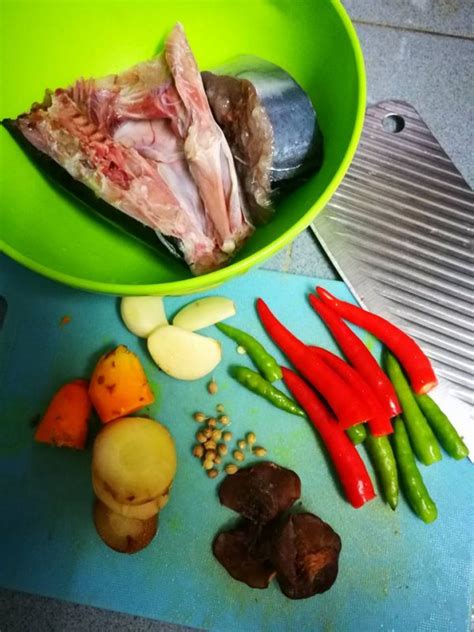 Ikan masak singgang serani atau pindang serani ialah satu lauk tradisional yang sangat mudah disediakan dan sangat lazat. Cara-Cara Masak Singgang Ikan Tenggiri Terengganu Resepi ...