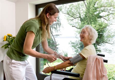 Wie viel die pflege zuhause kosten wird, hängt von mehreren faktoren ab bei wiecha seniorenpflege beginnen die kosten für eine indivudelle betreuung zuhause ab etwa 2.000 euro. Pflege Zuhause - Betreuung, Beratung und Kosten