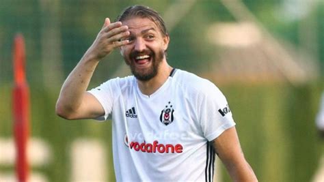 Caner erkin'in harun tekin'e isyanı yayıncı kuruluş mikrofonlarına yansıdı. Galatasaray ve Caner Erkin şifresi: Yabancı sınırı!