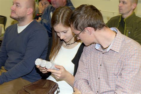 Rozhovor „státní dluh v absolutních číslech roste a zjevně bude růst neustále, protože systematickou snahu o jeho snižování nepozorujeme. Hana Lipovská poučila i pobavila | Městská knihovna Blansko