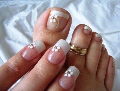 Las uñas decoradas en los pies siempre se mantienen en tendencia, aunque muchas chicas necesitan inspiración para saber que estilos pueden pintar en esta parte del cuerpo. Decoración para uñas de los pies - Imagui