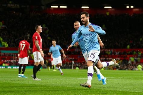 Silva's has quickly become a player renowned for his exceptional technical ability and a footballing intelligence. Atyaég, mekkora gólt rúgott a Manchester Unitednek a City ...