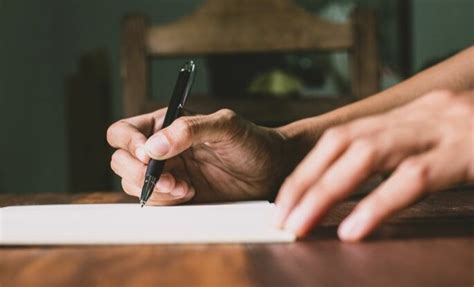 Surat keterangan waris adalah surat yang diberikan oleh pemilik warisan kepada ahli warisnya. Contoh-Contoh Surat Izin: Sekolah, Kuliah, dan Kerja