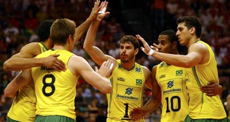 Com parciais de 25x22, 25x20 e 25x15, os comandados de renan dal zotto saíram na frente do grupo b, que conta também com estados unidos, argentina, frança e rússia. Confira os favoritos do vôlei masculino para as Olimpíadas ...