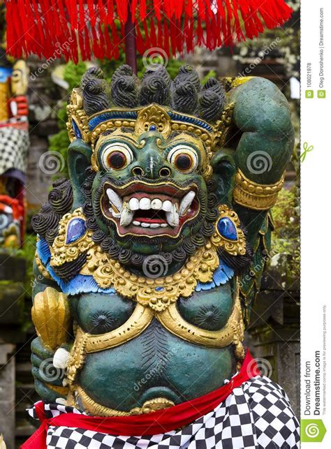 Learn more here you are seeing a 360° there is barong, he is the king of the spirits, leader of the hosts of good, and enemy of rangda. Traditional Balinese Statue Of Barong On A Street Temple ...