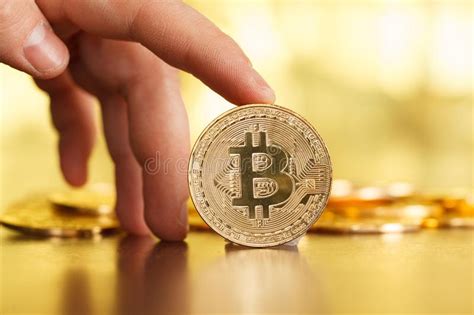 Fastest and easiest way to buy and sell bitcoins 2020. Bitcoin - Valuta Del Futuro Immagine Stock - Immagine di ...