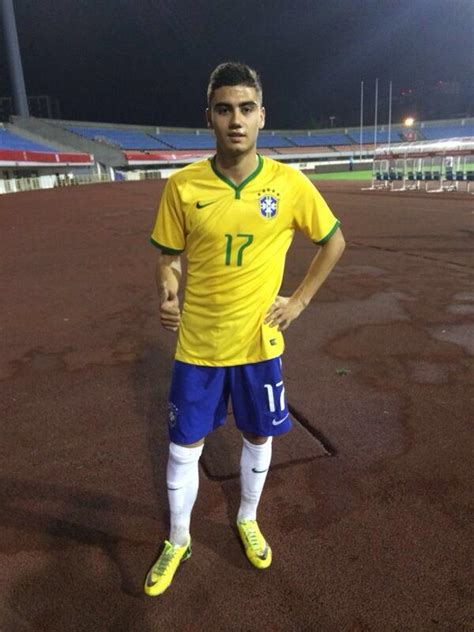 #brazil u23 #brazil olympic nt #seleção olímpica #rafinha alcantara #andreas pereira #mine #gifs #os crush tão lindo fico doida #o andreas parece o zayn e ninguém pode me dizer o contrário. United Indonesia on Twitter: "Andreas Pereira sedang ...