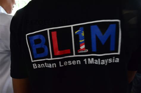 Bantuan rakyat 1malaysia atau br1m merupakan satu bantuan kewangan yang diwujudkan oleh dato' sri najib tun razak, perdana menteri malaysia dalam pembentangan belanjawan malaysia 2012 dengan pengagihan dilaksanakan secara berperingkat bermula januari sehingga mac 2012 dalam. KL CHRONICLE: Bantuan Lesen 1 Malaysia (BL1M), Pekan Pahang