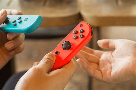 任天堂 Switch 的 Joy-Con 控制器顛覆遊戲手把的傳統形象