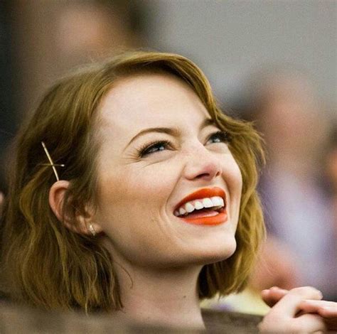 In this video, gareth demonstrates the emma stone lob haircut inspired from la la land. Pin by Ron J on Emma | Emma stone hair, Emma stone makeup ...
