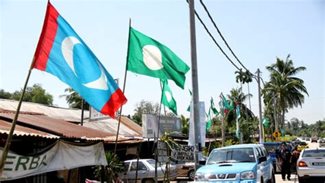 The kuala kangsar (perak malay: Orang ni: Zambry Gembira Di Kuala Kangsar. Kenapa..????