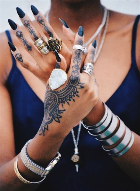 Henna tattoo ideas on back of hand. Hand Tattoos for Women: 50+ Beautiful Hand Tattoo Designs