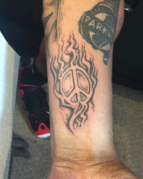 A skull with smoke and fire coming out of its sockets is again an excellent image. 21+ Smoke Tattoo Designs, Ideas | Design Trends - Premium ...
