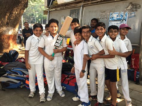 Share this with your friends so that they too are updated on these. Indien: Königliches Cricket-Training in Mumbai