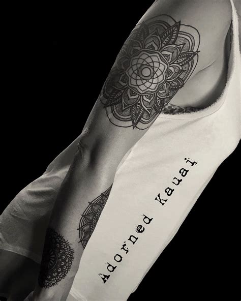 Since henna will be applied to the skin then you cannot avoid the possibility of an allergic reaction. Pin by Ashley Roney on Henna in Kauai | Henna body art ...