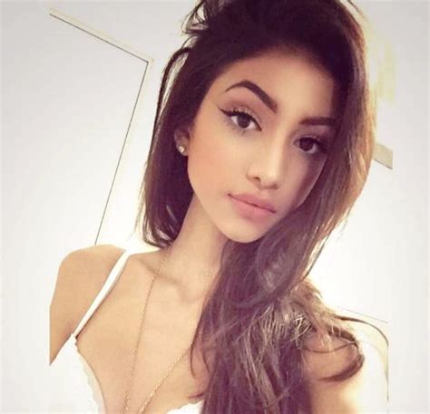 Gal gil man babakan / dan lulusan d3 jurusan broadcasting di akademi. Biodata Alanna Panday Agama Pacar, Keluarga, Biografi & More
