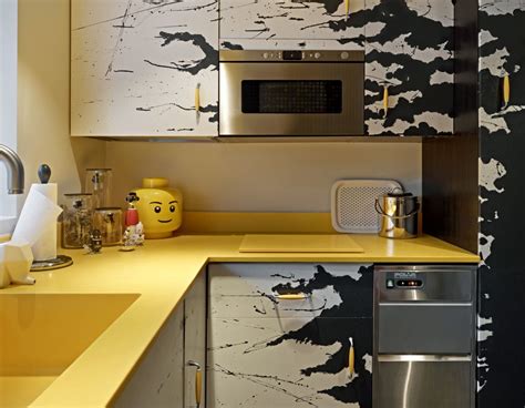 Do you have a tendency to throw your keys and bag on the counter as soon as you walk in the door? 30 Beautiful Yellow Kitchen Ideas