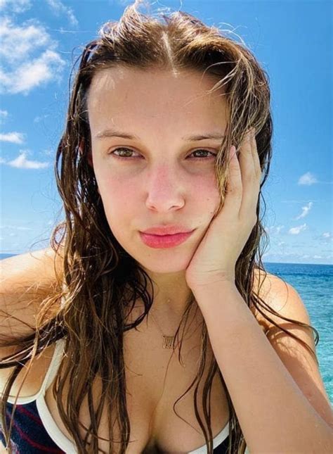 She rose to prominence for her role as eleven in the netflix science fiction drama series очень странные дела (2016), for which she earned a millie bobby brown (born 19 february 2004) is an english actress and model. Pin en GIRLS