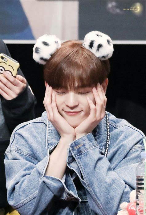 The group consists of 8 members: Woojin Stray Kids #Woojin #우진 #김우진 #StrayKids #스트레이키즈 ...