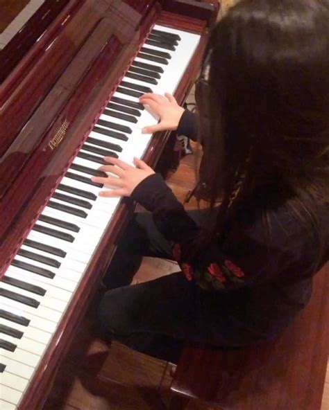 See who's singing pop/stars (rus). A beautiful piece by Wang Jianzhong 🎹 .... - Jasmine Star ...