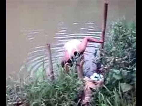 Pada kesempatan ini mimin toge69 ingin membagikan cerita dewasa pengalaman bercinta dengan bu mina untuk anda semua yang pastinya akan membuat anda sange. Ngintip Mesum Di Warnet | Foto Bugil Bokep 2017