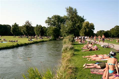 Biergärten, bauwerke, seehaus und sportmöglichkeiten. RW PAISAGISMO: PARQUE URBANO: ENGLISCHER GARTEN, MUNICH