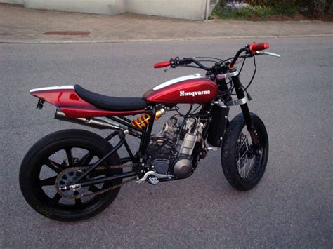 © disediakan oleh kompas.com motor custom husqvarna vitpilen 401 bergaya street tracker. Husqvarna, de super moto a street tracker | moto ...