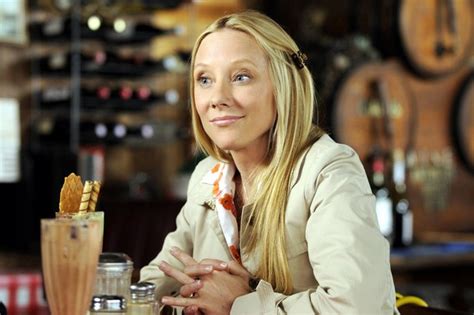 The latest tweets from anne heche (@anneheche). Photo de Anne Heche - Hung : Photo Anne Heche - AlloCiné