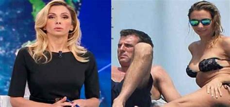 Simona branchetti è una giornalista e conduttrice televisiva italiana , volto del tg5 dal 2007, qui ha un ruolo di rilievo anche nella redazione dove si peso: Simona Branchetti e Carlo Longari si sono lasciati?/ L'ex ...