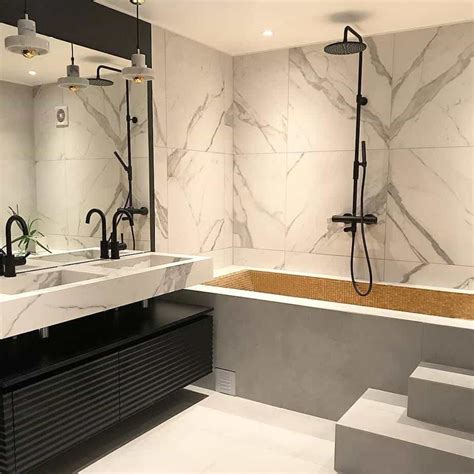 Are you planning a new bathroom or remodeling your current one? Small Bathroom Trends 2020: Photos And Videos Of Small ...