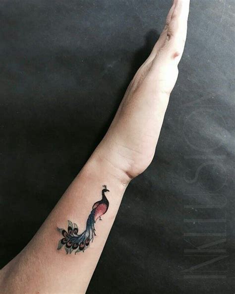 See more ideas about feather tattoos, tattoos, feather tattoo. 💕Follow me🍁 ᴬᵛᴵ ᴷᵁᴺᴬᴸ💕 ️Peacock Tattoo 🏻~AviNvya... ️ ...