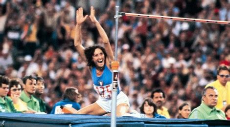 Sara simeoni is an italian former high jumper, who won a gold medal at the 1980 summer olympics and twice set a world record in the women's. Sara Simeoni sul collezionismo | Il Collezionista