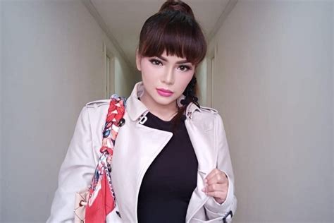 Remix dj dinar candy hotподробнее. Cerita Dinar Candy Pernah Jadi Selingkuhan Pria Beristri ...