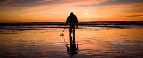 Having areas on land and in water combined to search is to improve your chances of making good finds, you should choose the most visited area of the beach to search. How to choose a metal detector that is worth the investment