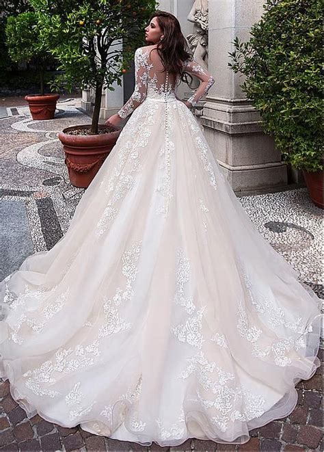 Auf der suche nach einem perfekten brautkleid für eine hochzeit mit wald, strand, rasen oder kaufen sie von milanoo für das schicke und gute qualit?t 2021 boho & bohemian hochzeitskleid in. Romantische Hochzeitskleid-Idee - tiefes Hochzeitskleid ...