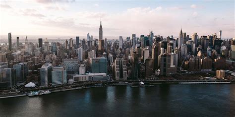 Whether you're looking for new york city skyline vectors, illustrations, icons or seamless patterns, we've got them. ᐅ Qu'est-ce qu'il faut absolument visiter à New York en 2020