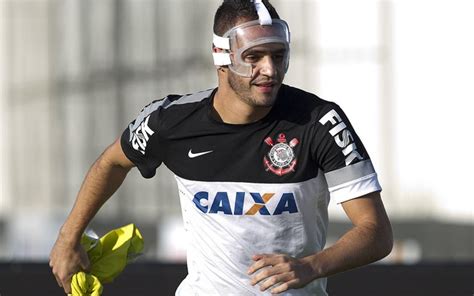 Brazilian association football player, born 1988. Renato Augusto de volta? Saiba o que tem de verdade nisso ...