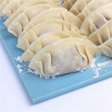 See more ideas about gyoza, cooking recipes, asian recipes. Gyoza met kip.. (Japanse dumplings) | Voedsel ideeën ...