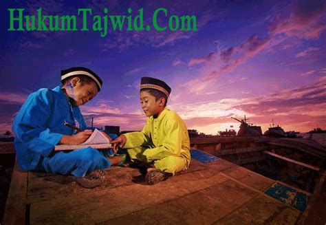 Mad yang terjadi jika ha dhamir (kata ganti) bertemu huruf hamzah yang berharokat dan huruf sebelum ha dhamir tersebut juga berharokat. "Mad Silah Tawilah" Pengertian, Jenis, Cara Membaca, dan ...