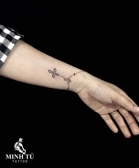 Những hình xăm mini đẹp cho nam | cute small male tattoos. Hình xăm vòng tay thánh giá. Xăm hình bấm TRUY CẬP để liên ...