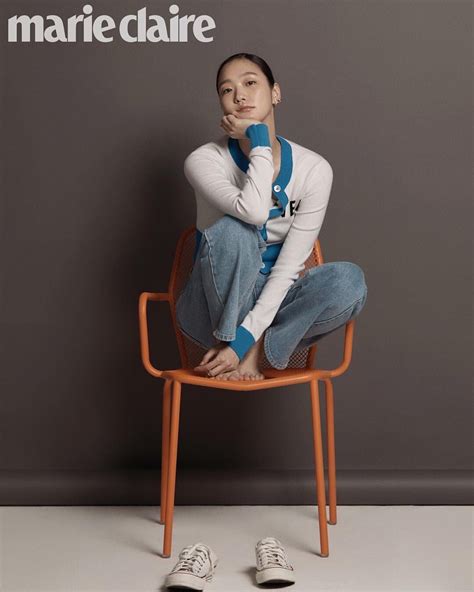 She is well known for her acting and won a favorite rookie actor award from the 16th korea youth film festival (2016). Kim go eun 2019