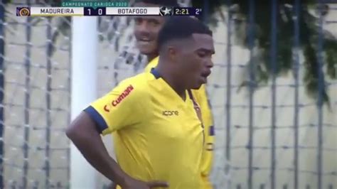 Fla supera volta redonda, conquista taça guanabara e avança em primeiro no carioca. Marcó gol, lo celebró con un desnudo y le castigaron con ...