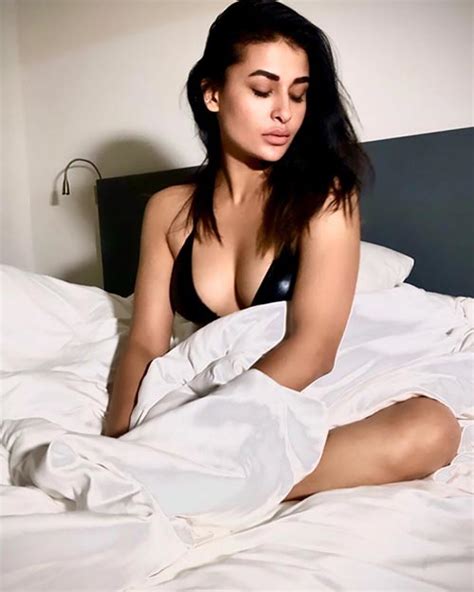 Waktu yang singkat untuk mempersiapkan sebuah tim. Baalveer actress, Pavitra Punia in black bikini top ...