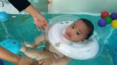 No comments on cara mengatasi pilek pada bayi 1,2,3 dan 4 bulan dengan cara alami. Cara melatih anak/bayi berenang Baby SPA di Bali - video ...