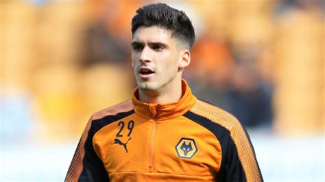 Rúben vinagre (rúben gonçalo silva nascimento vinagre, born 9 april 1999) is a portuguese footballer who plays as a left wing back for british club wolverhampton wanderers. Rúben Vinagre - Profil du joueur 20/21 | Transfermarkt