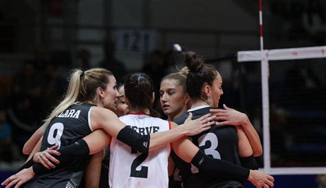 Beşiktaş kadın futbol takımı oyuncular. Kadın Voleybol Takımı'nda büyük şok! Tüm oyuncular serbest ...